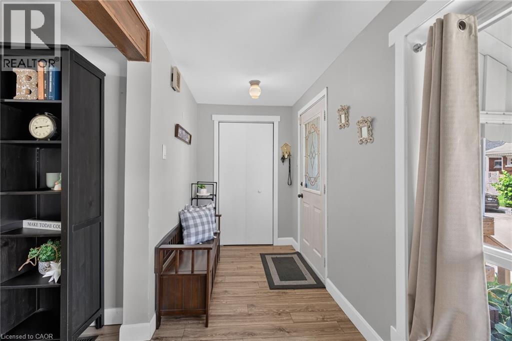 220 Paling Avenue, Hamilton, Ontario  L8H 5J7 - Photo 3 - 40839458