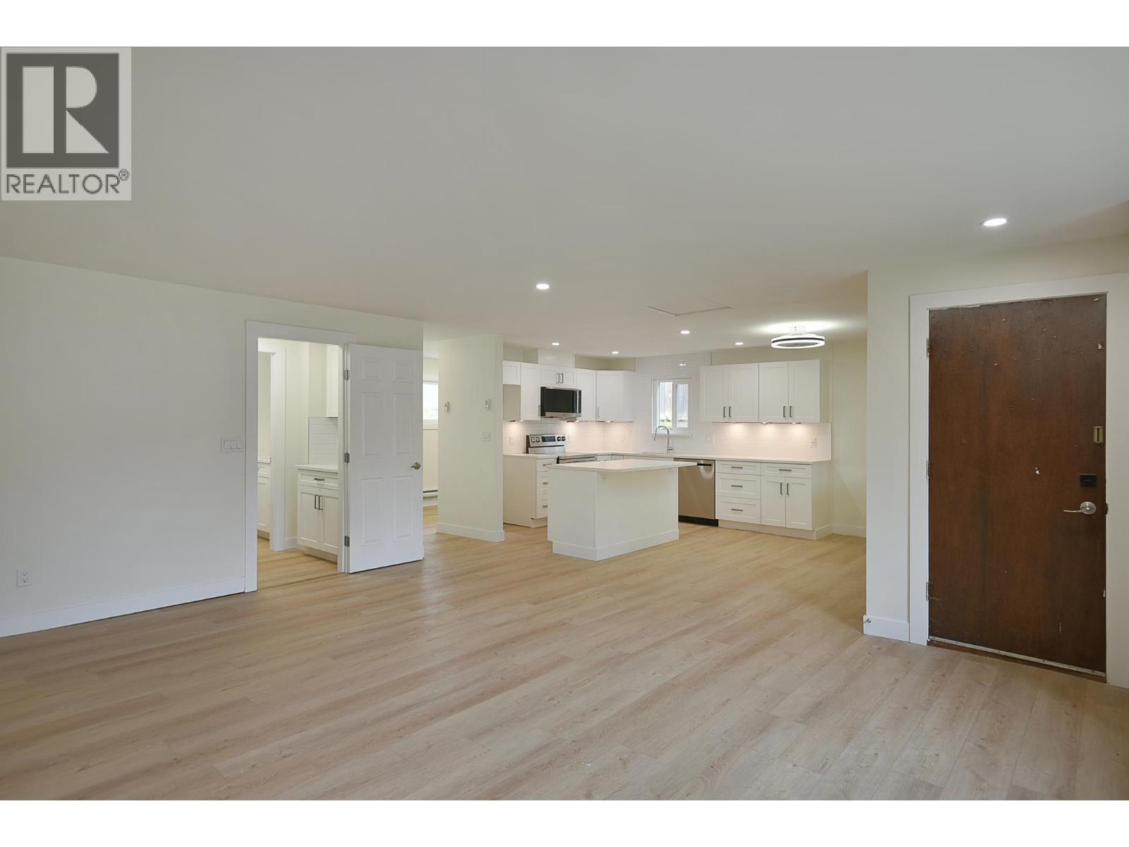 5787 Ebbtide Street, Sechelt, British Columbia  V0N 0B7 - Photo 7 - R3134558