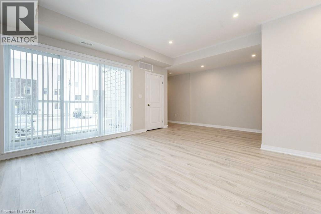 28 Progress Crescent, Kitchener, Ontario  N2R 0R7 - Photo 5 - 40857730