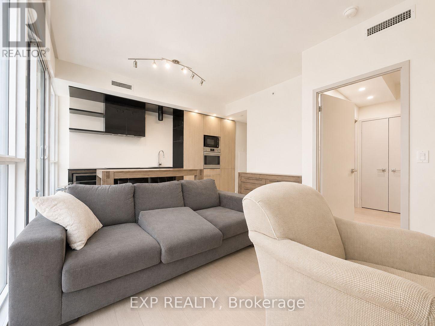 1406 - 70 TEMPERANCE STREET, Toronto, Ontario