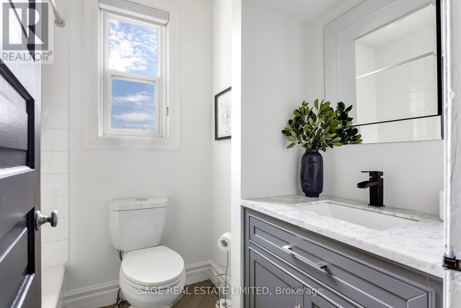 195 Boulton Avenue, Toronto, Ontario  M4M 2J8 - Photo 29 - E13706772