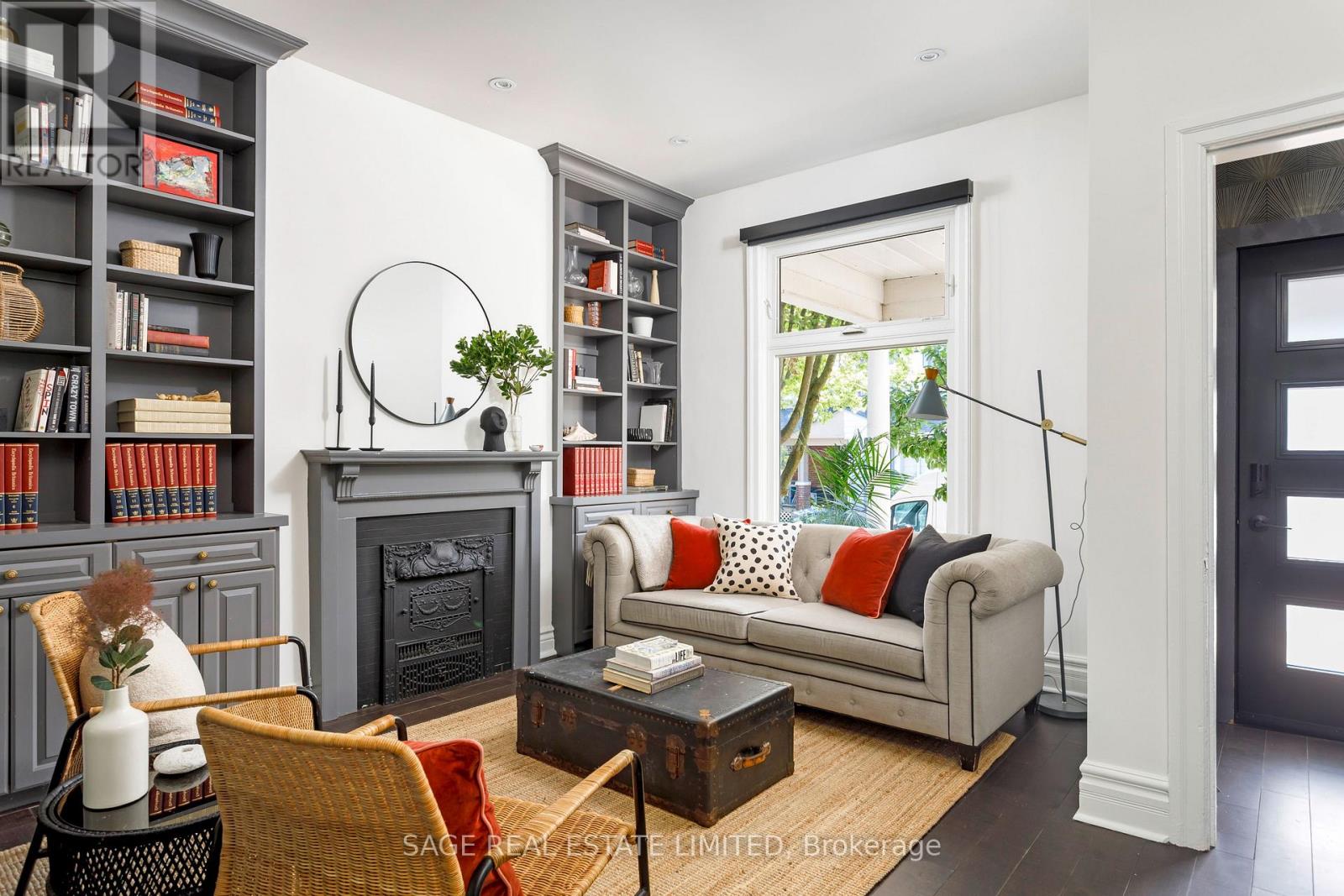195 Boulton Avenue, Toronto, Ontario  M4M 2J8 - Photo 3 - E13706772