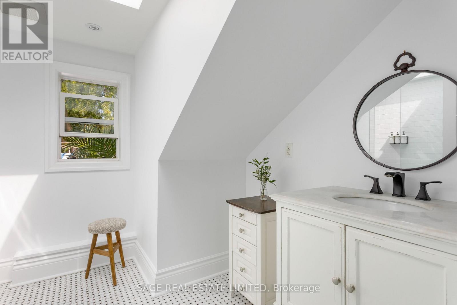 195 Boulton Avenue, Toronto, Ontario  M4M 2J8 - Photo 33 - E13706772