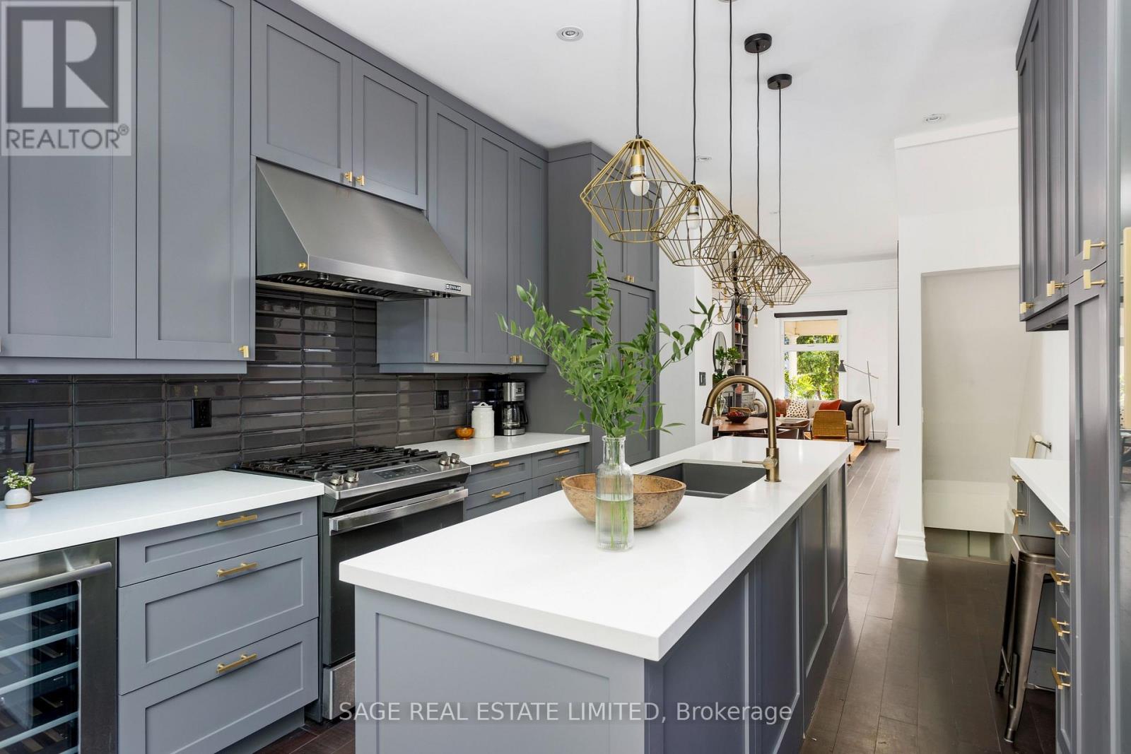 195 Boulton Avenue, Toronto, Ontario  M4M 2J8 - Photo 8 - E13706772