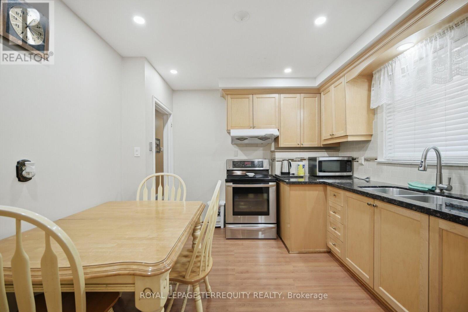 879 Scarborough Golf Club Road, Toronto, Ontario  M1G 1J6 - Photo 14 - E13706796