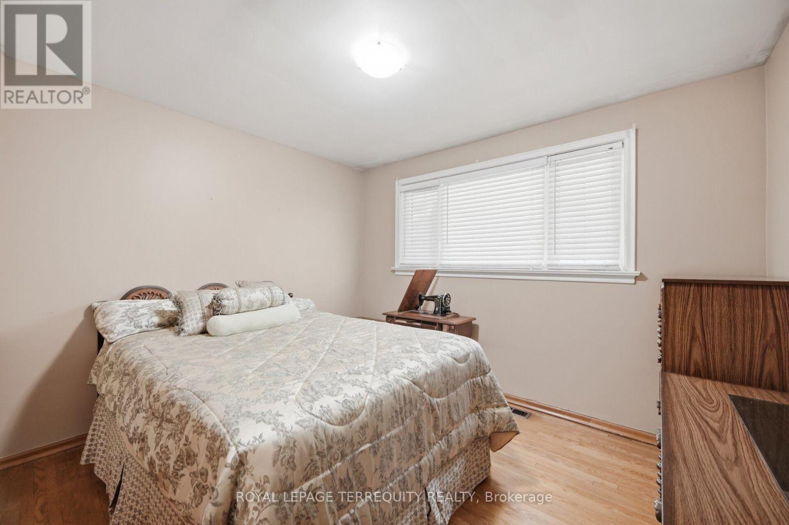 879 Scarborough Golf Club Road, Toronto, Ontario  M1G 1J6 - Photo 17 - E13706796