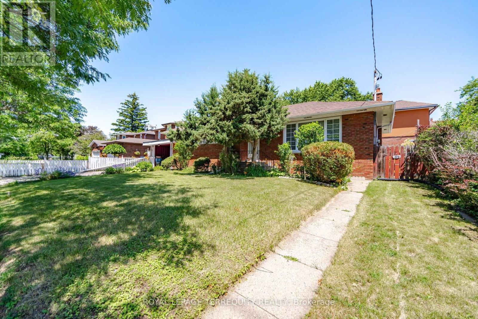 879 Scarborough Golf Club Road, Toronto, Ontario  M1G 1J6 - Photo 6 - E13706796