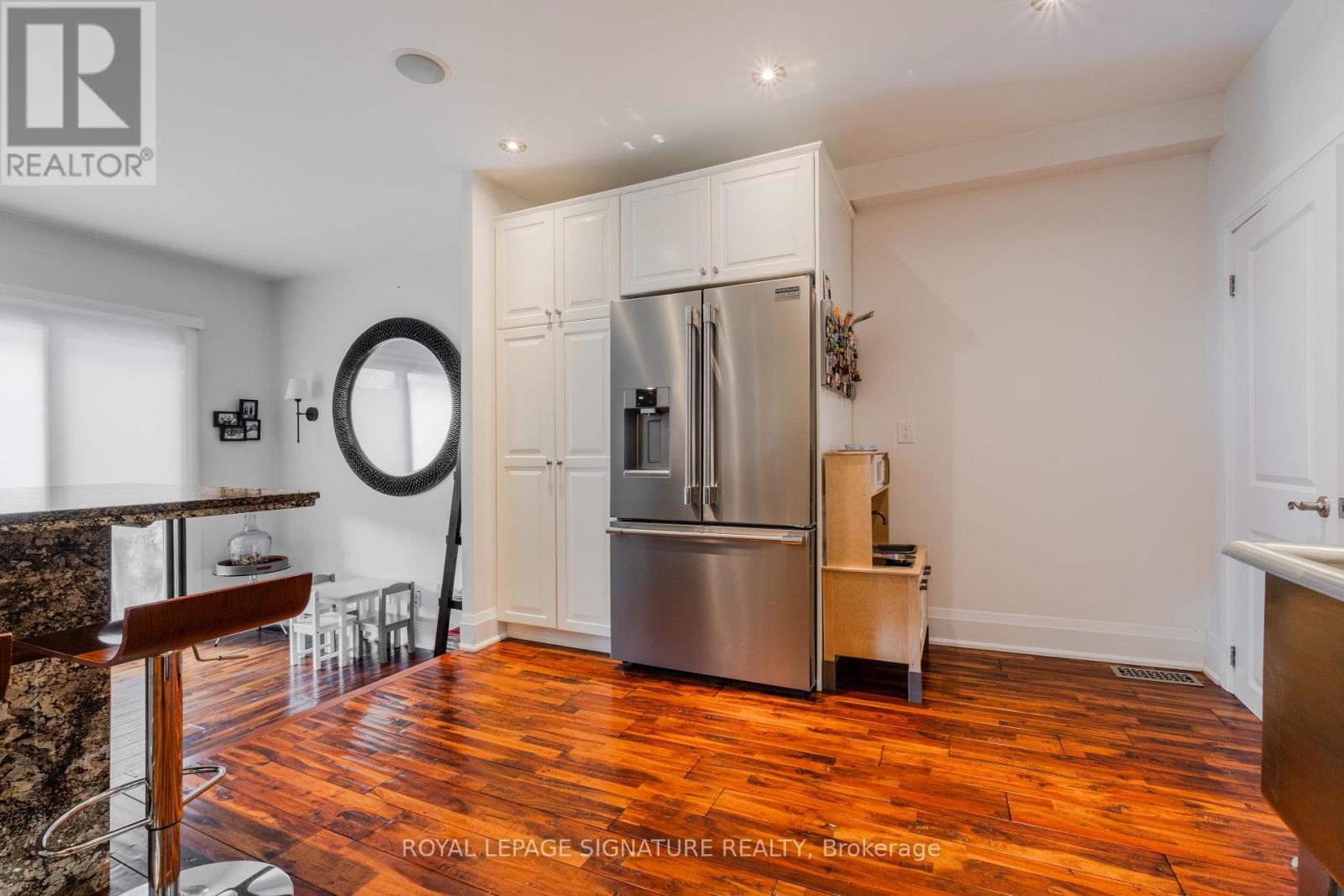 15 Battenberg Avenue, Toronto, Ontario M4L 1J7 - Photo 10 - E13706818
