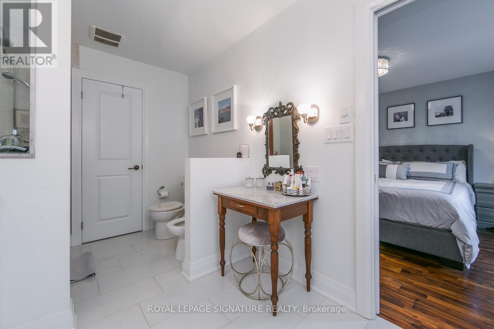 15 Battenberg Avenue, Toronto, Ontario M4L 1J7 - Photo 14 - E13706818