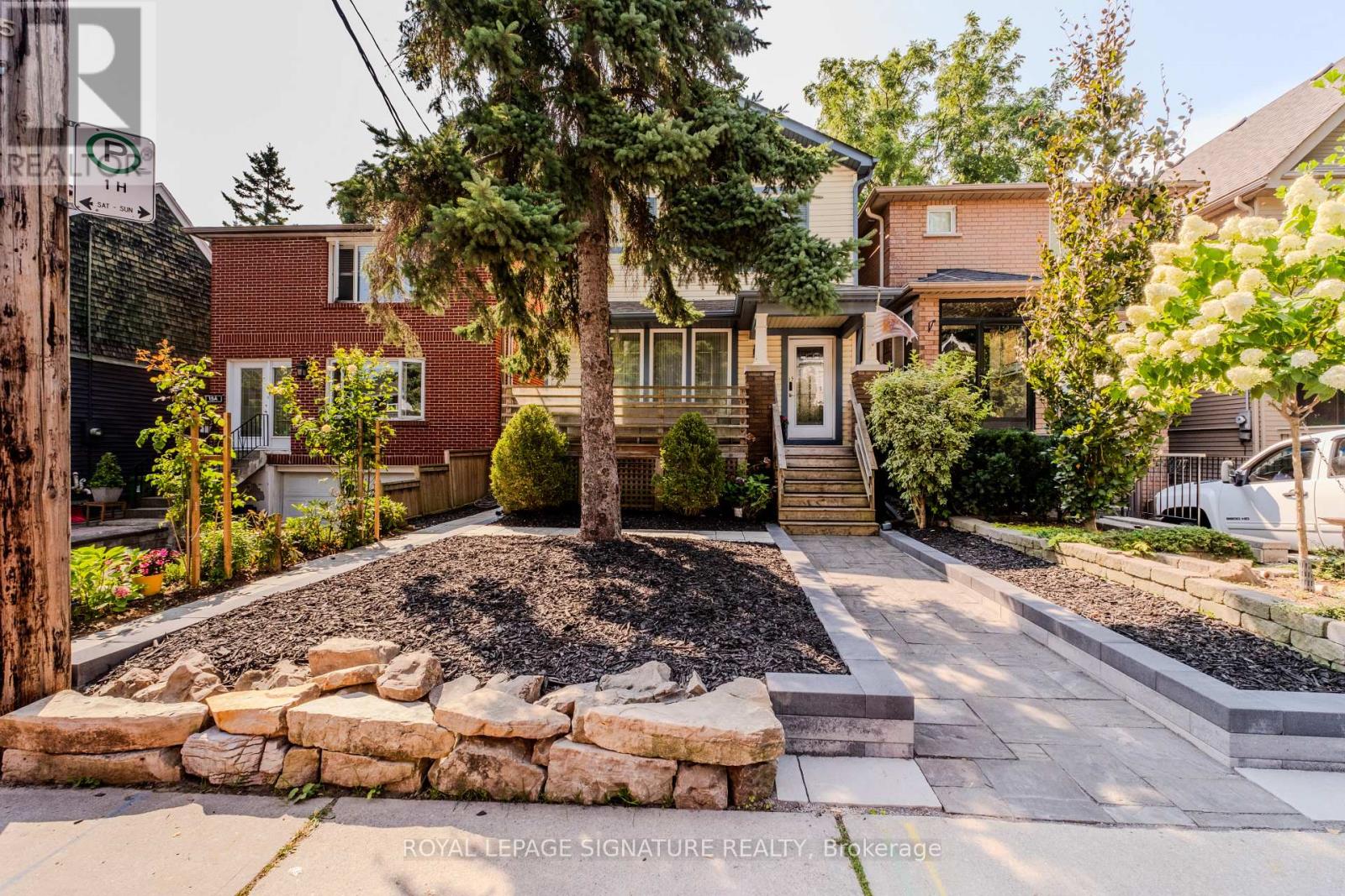 15 Battenberg Avenue, Toronto, Ontario M4L 1J7 - Photo 2 - E13706818
