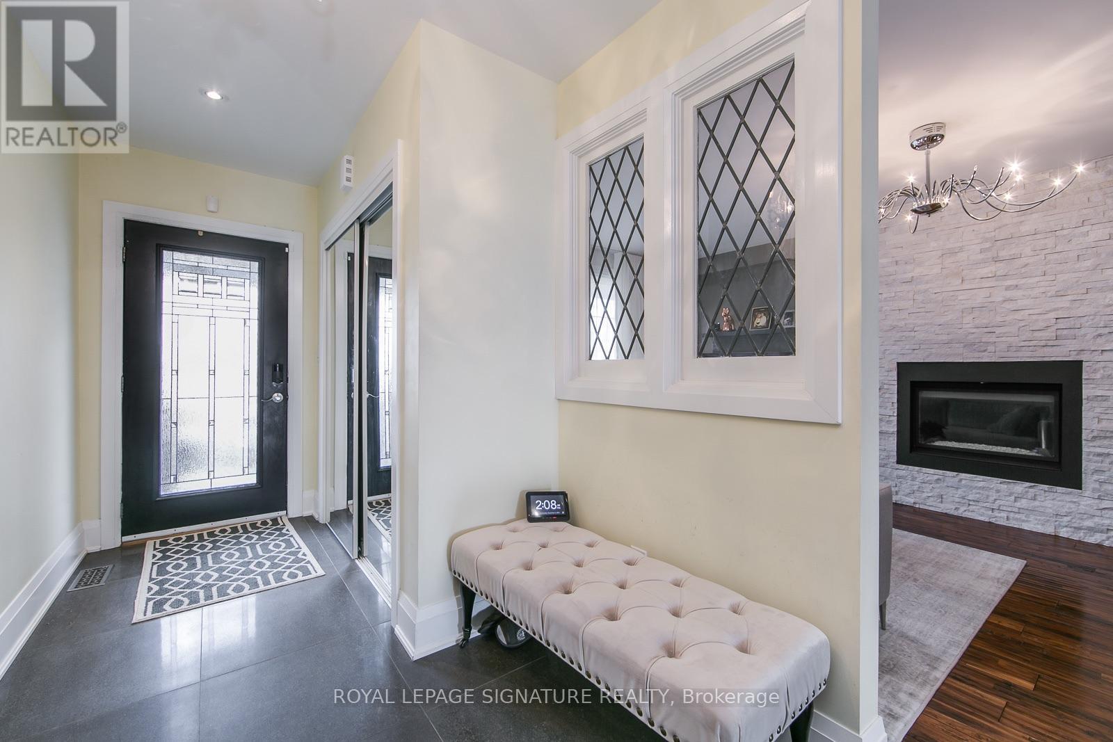15 Battenberg Avenue, Toronto, Ontario M4L 1J7 - Photo 6 - E13706818