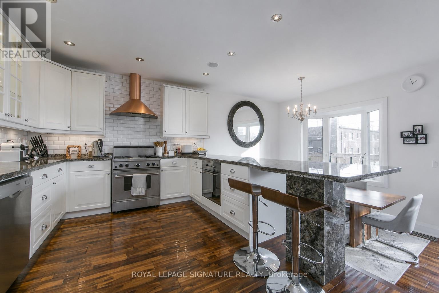 15 Battenberg Avenue, Toronto, Ontario M4L 1J7 - Photo 9 - E13706818