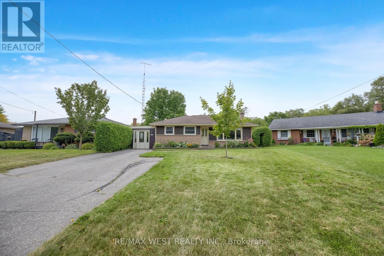 Main - 397 Brentwood Avenue, Oshawa, Ontario L1G 2S7 - Photo 2 - E13706834