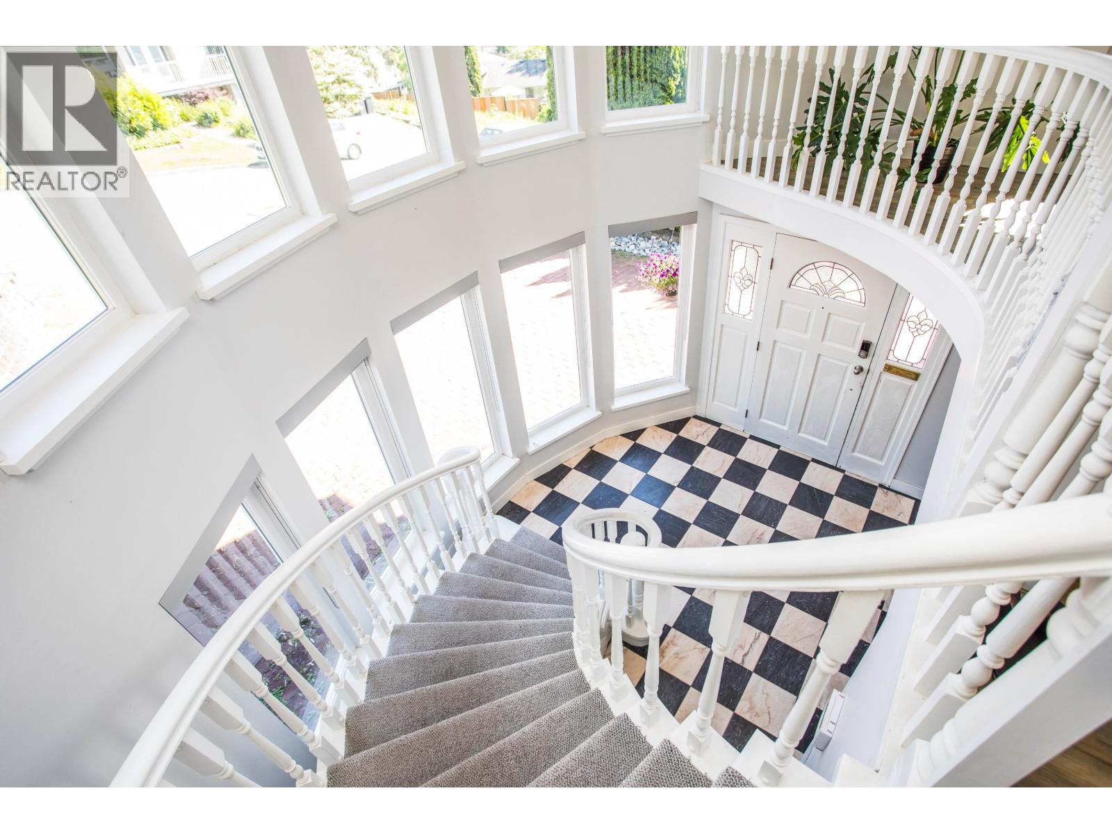348 Seaforth Crescent, Coquitlam, British Columbia  V3K 2M4 - Photo 5 - R3128216