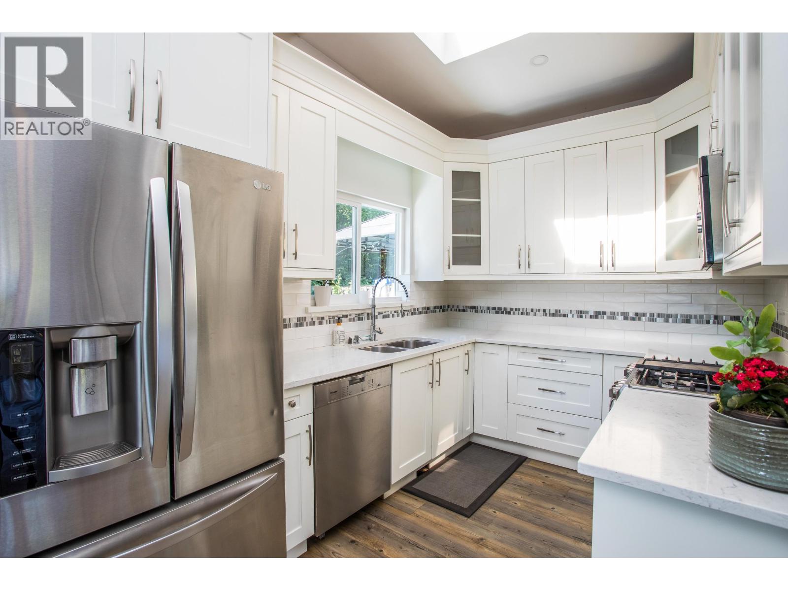 348 Seaforth Crescent, Coquitlam, British Columbia  V3K 2M4 - Photo 12 - R3128216