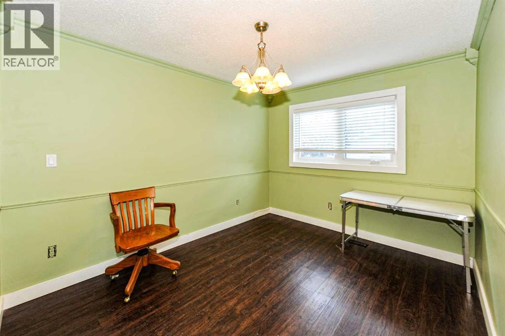 5228 42 Street, Camrose, Alberta  T4V 1A8 - Photo 13 - A2338093