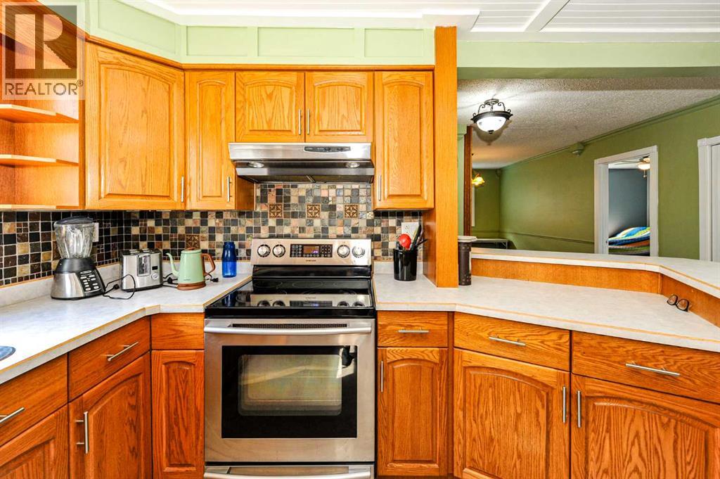 5228 42 Street, Camrose, Alberta  T4V 1A8 - Photo 12 - A2338093