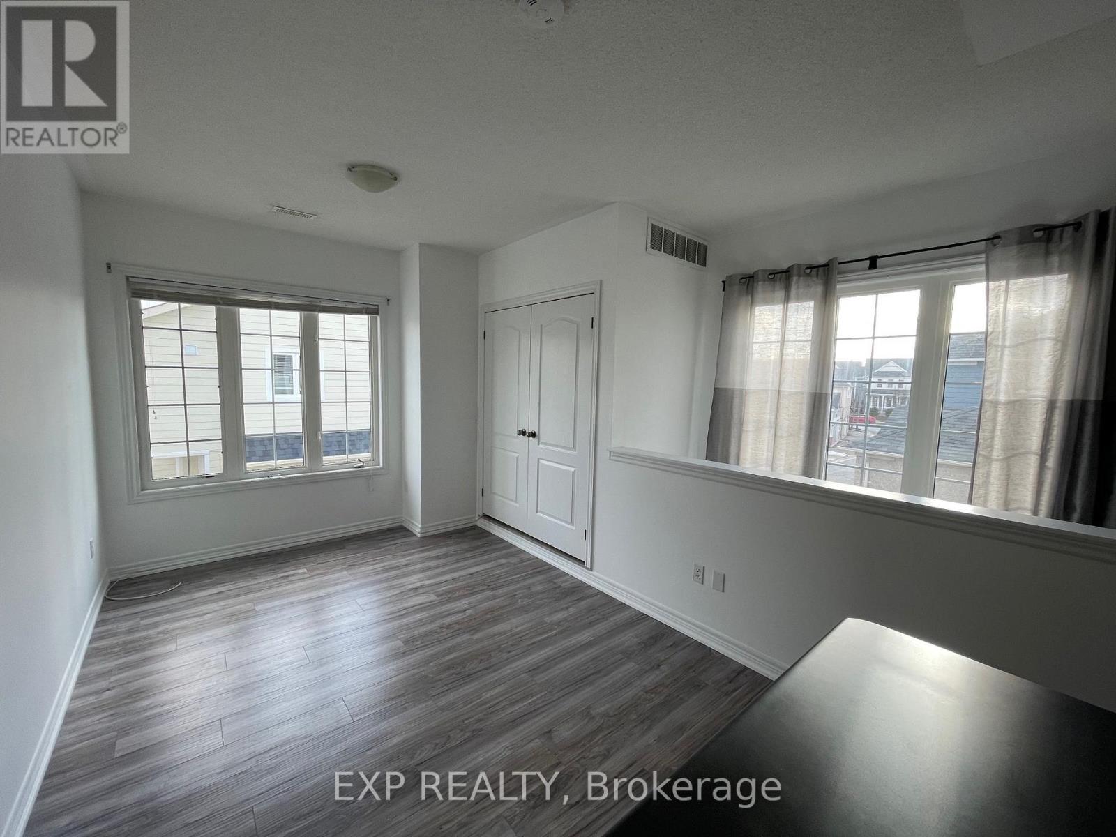Coach - 363 Country Glen Road, Markham, Ontario  L6B 1L2 - Photo 5 - N13706756