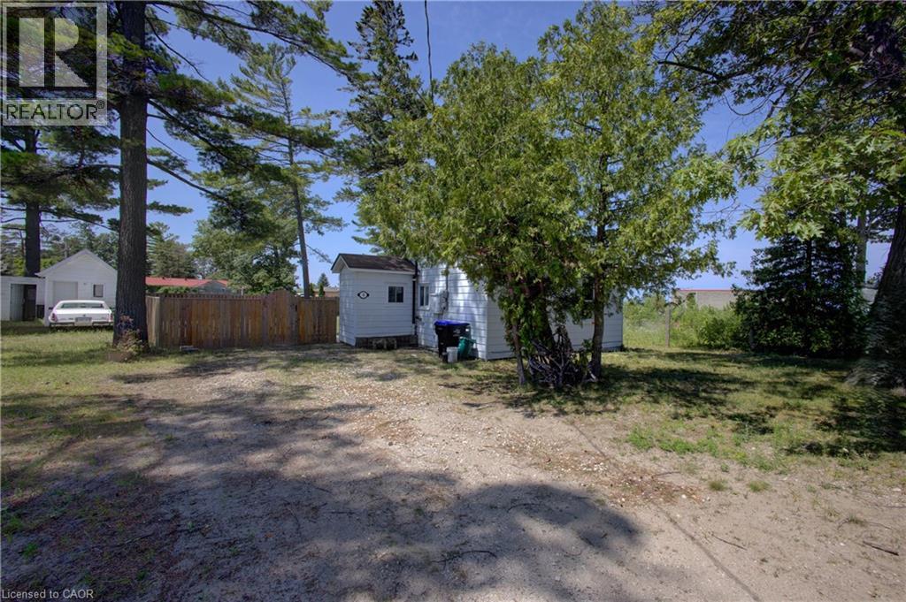 16 Zoo Park Road, Wasaga Beach, Ontario  L9Z 2L8 - Photo 2 - 40846896
