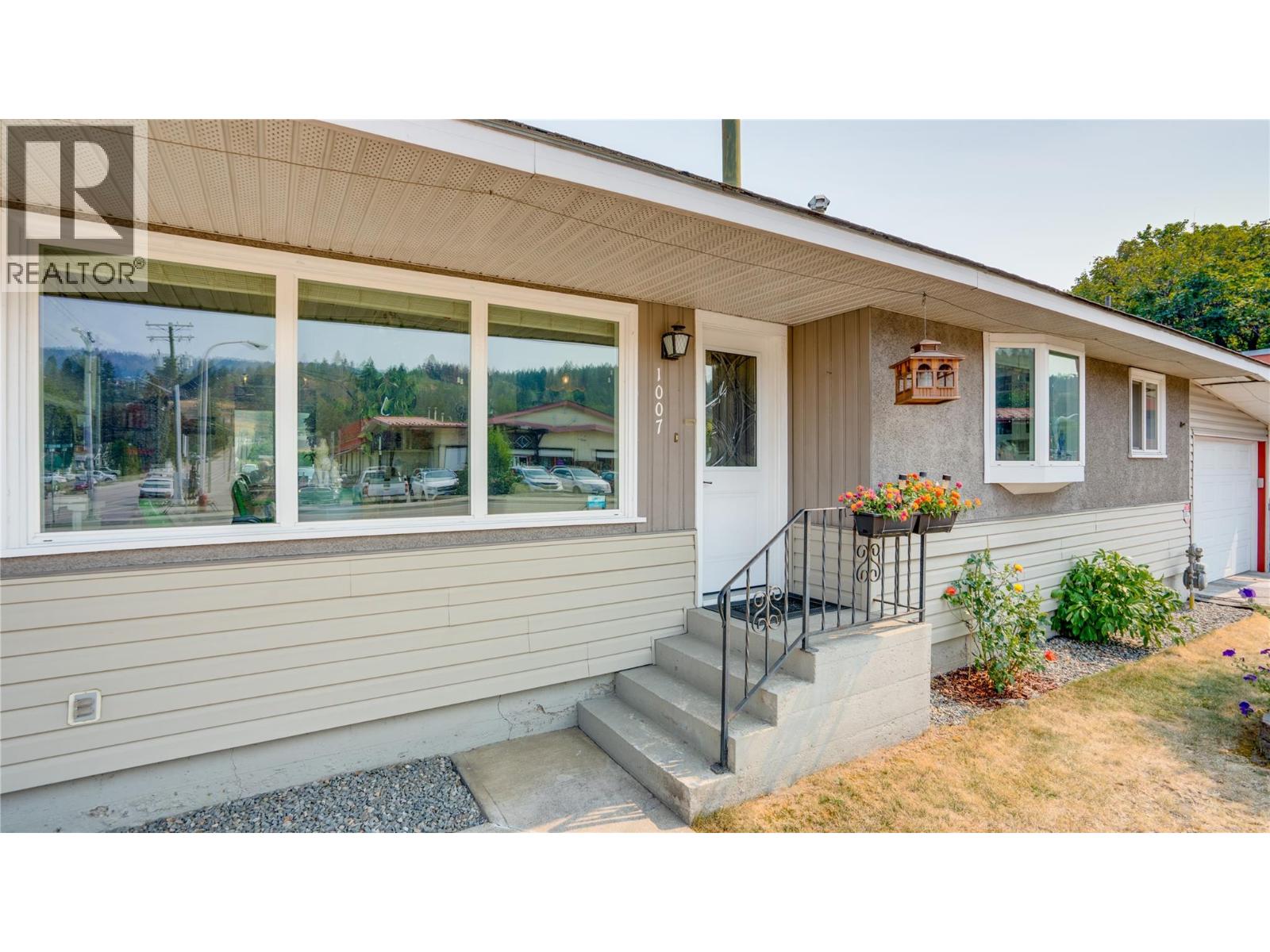 1007 George Street, Enderby, British Columbia  V0E 1V0 - Photo 2 - 10398313