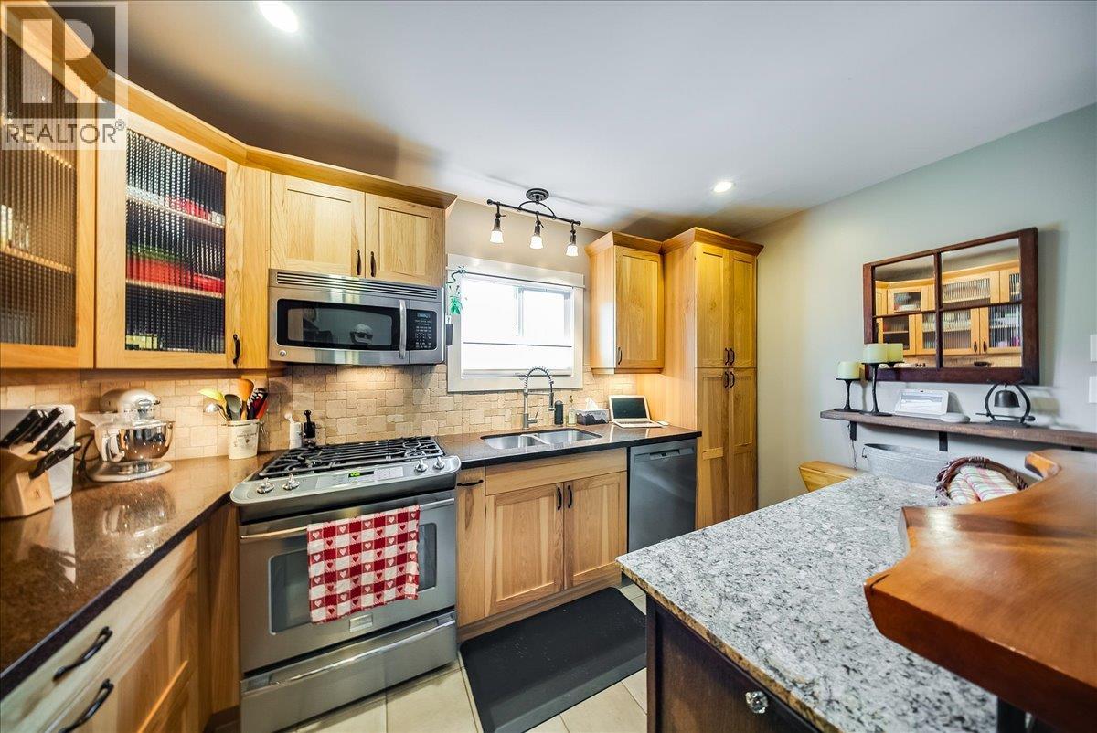 812 2nd Street, Castlegar, British Columbia  V1N 1Y7 - Photo 12 - 10398431