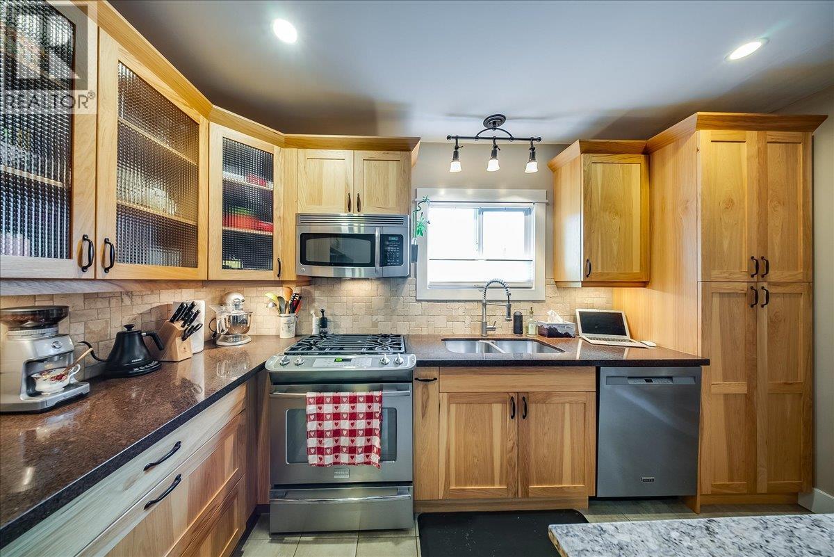 812 2nd Street, Castlegar, British Columbia  V1N 1Y7 - Photo 13 - 10398431