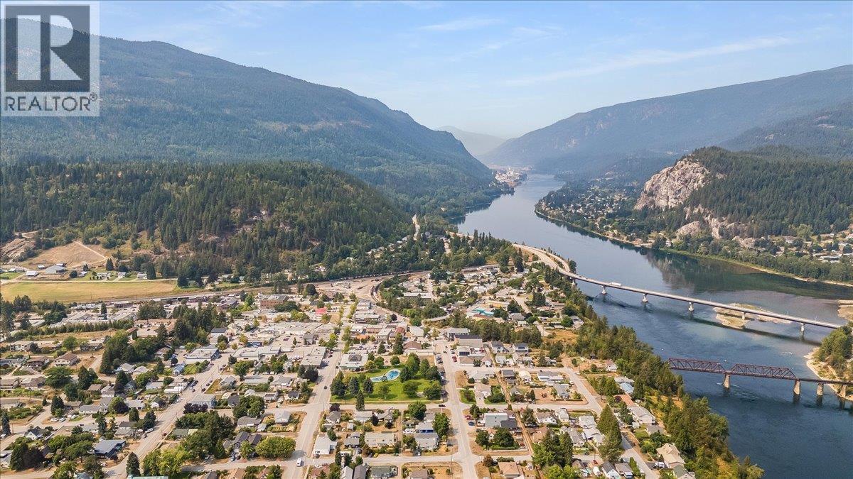 812 2nd Street, Castlegar, British Columbia  V1N 1Y7 - Photo 52 - 10398431