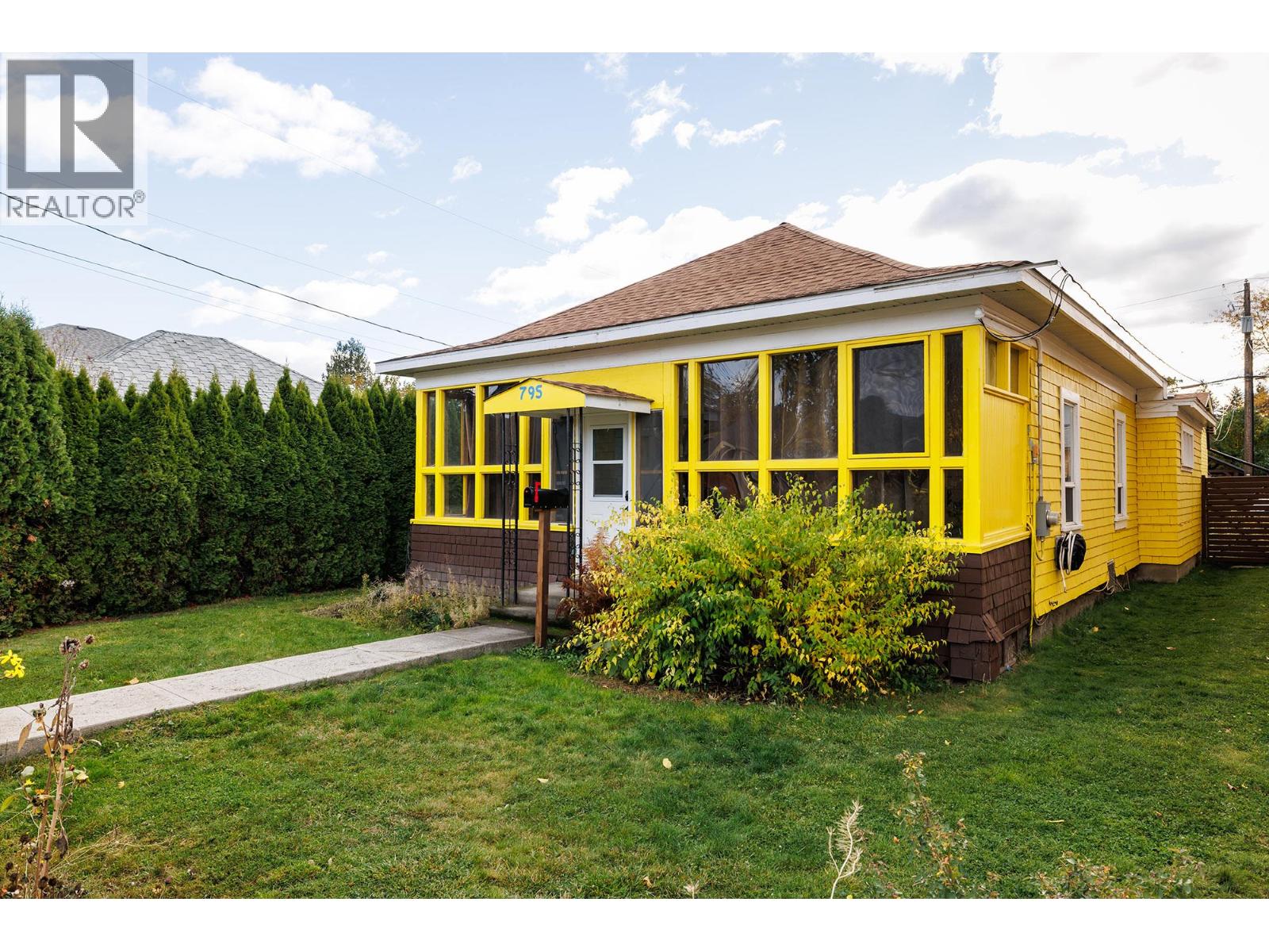 795 Lawson Avenue, Kelowna, British Columbia
