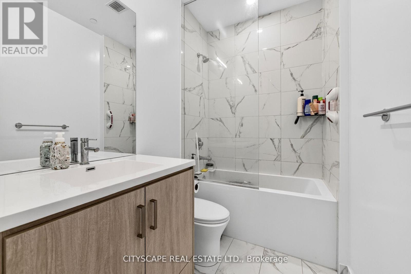 210 - 60 Honeycrisp Crescent, Vaughan, Ontario  L4K 0N5 - Photo 26 - N13706720