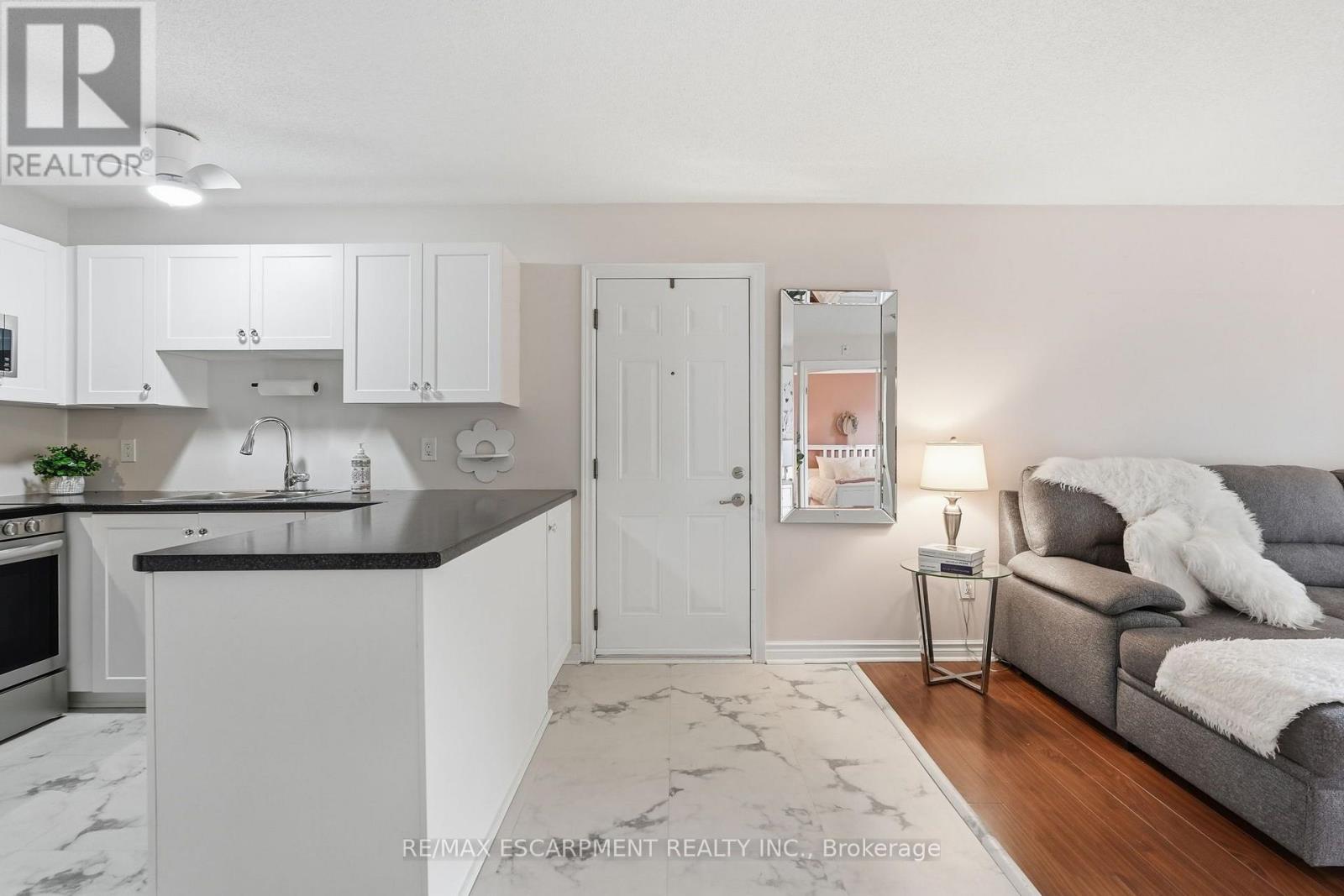 322 - 2030 Cleaver Avenue, Burlington, Ontario  L7M 4C3 - Photo 2 - W13706742