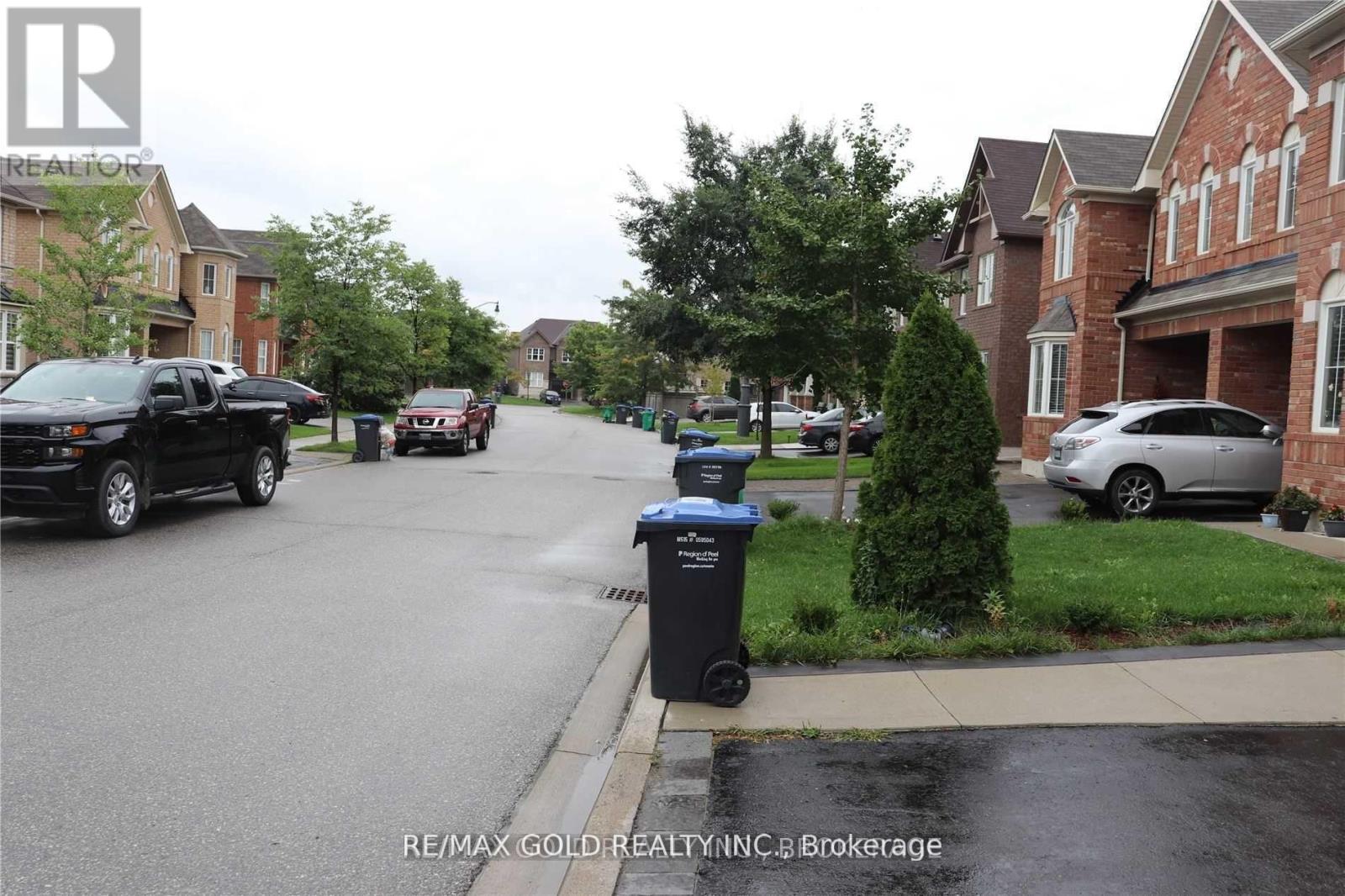 45 Biddens Square, Brampton, Ontario  L6P 3P9 - Photo 4 - W13706808