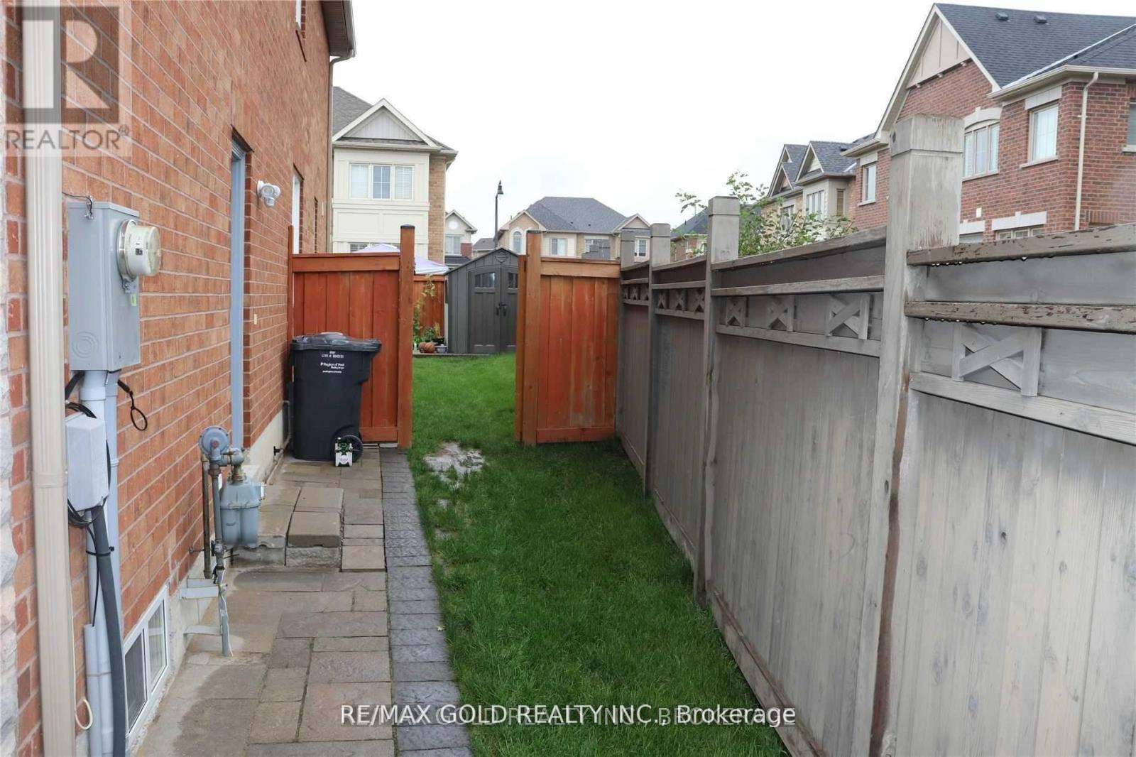 45 Biddens Square, Brampton, Ontario  L6P 3P9 - Photo 5 - W13706808