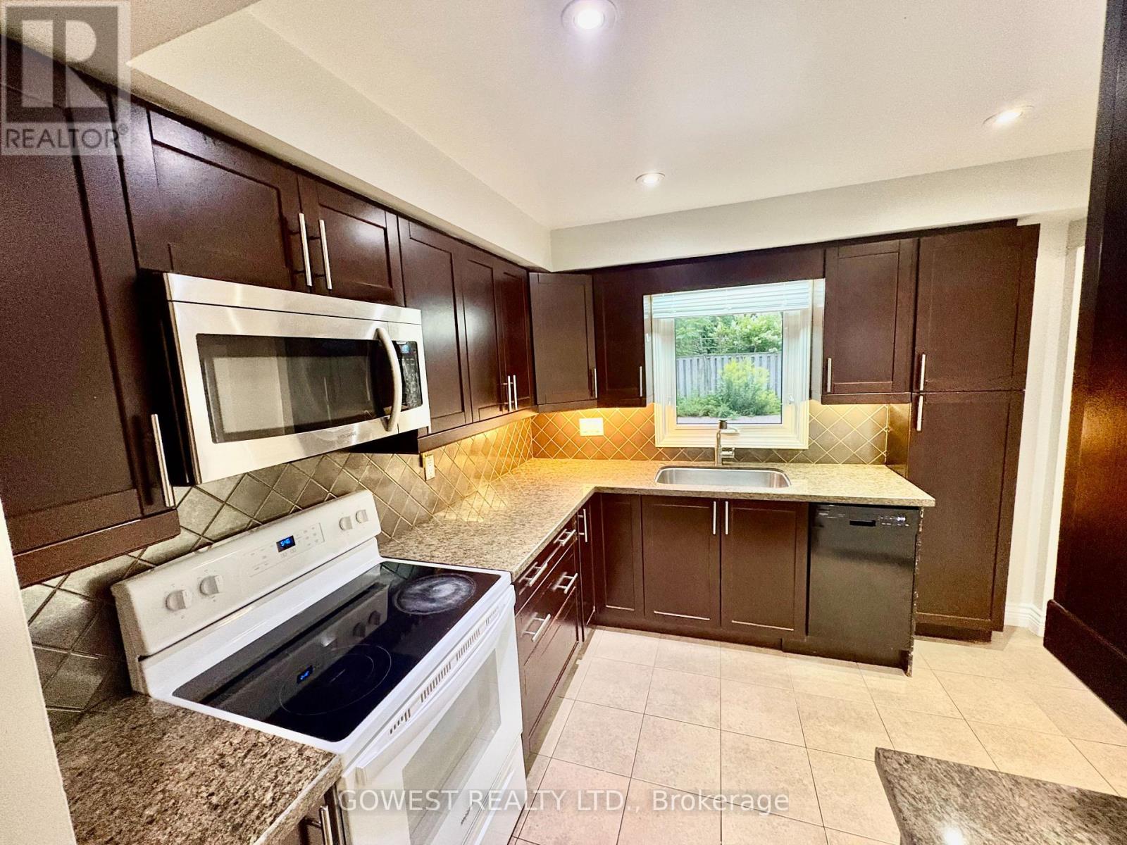 4138 Independence Avenue, Mississauga, Ontario  L4Z 2T4 - Photo 2 - W13706814