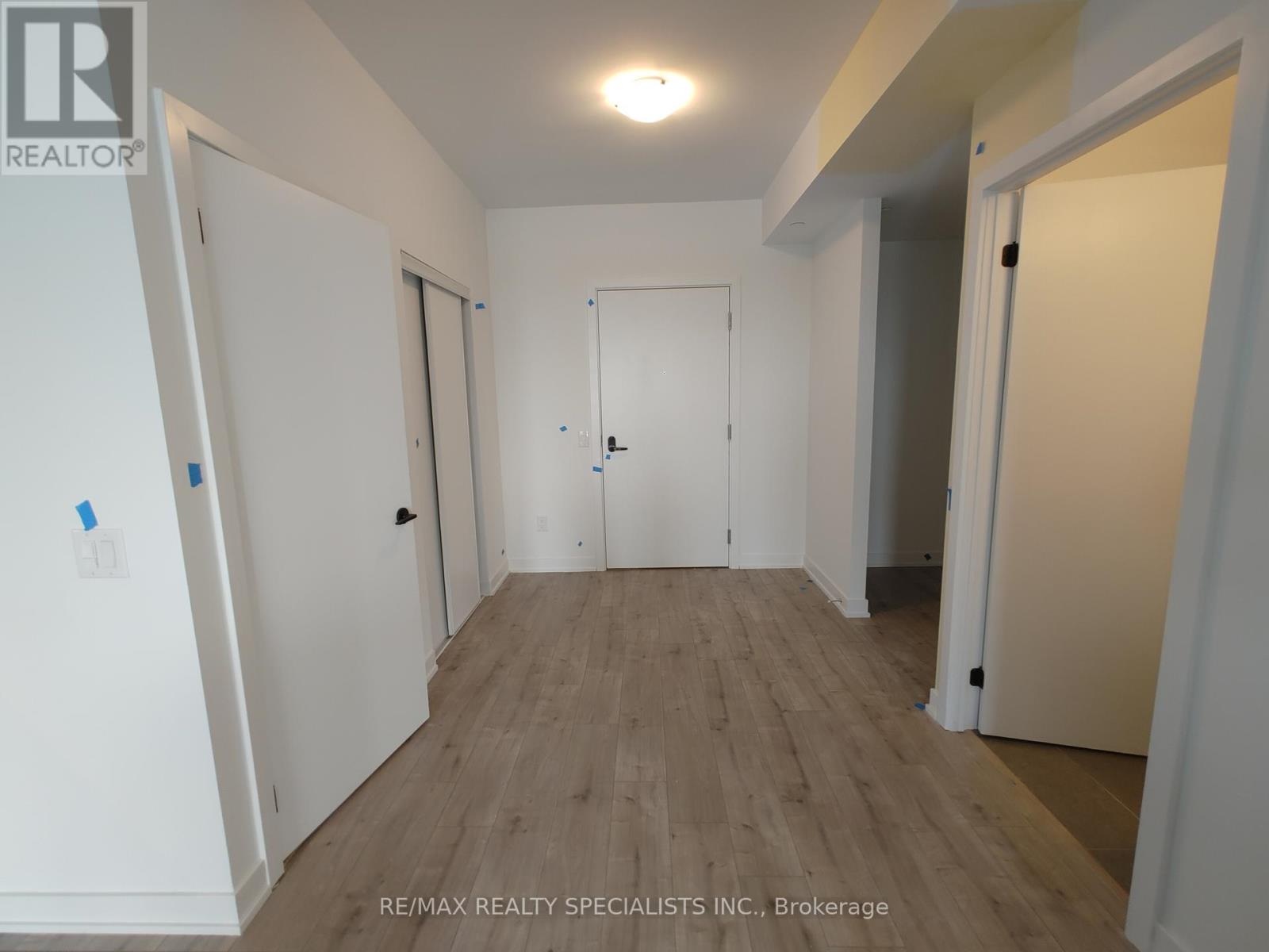 1302 - 220 Missinnihe Way, Mississauga, Ontario  L5H 0A9 - Photo 4 - W13706844
