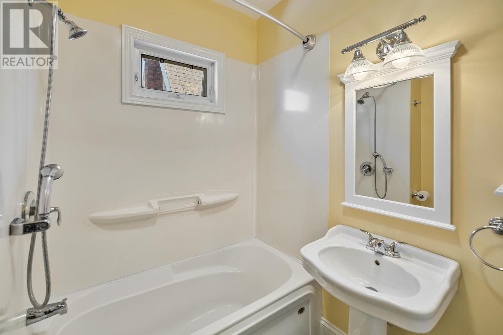 21 Grafton Street, Charlottetown, Prince Edward Island  C1A 1K6 - Photo 28 - 202621324