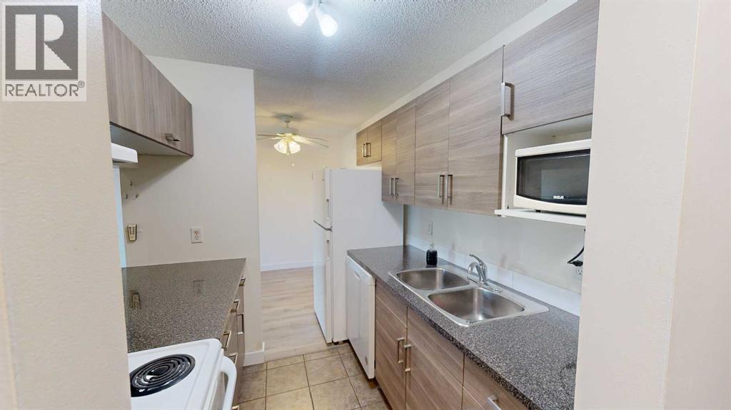 212, 401 Columbia Boulevard W, Lethbridge, Alberta  T1K 5R8 - Photo 3 - A2332028