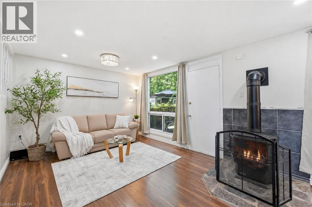 25 Britten Close Unit# B52, Hamilton, Ontario  L9C 4J8 - Photo 4 - 40842688
