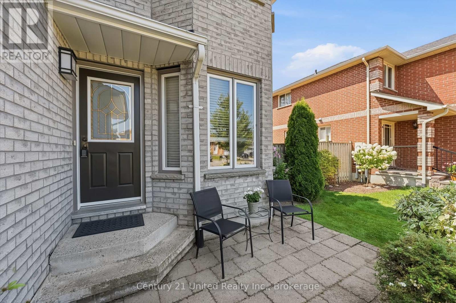 116 Avondale Drive, Clarington, Ontario  L1E 3A3 - Photo 4 - E13646016