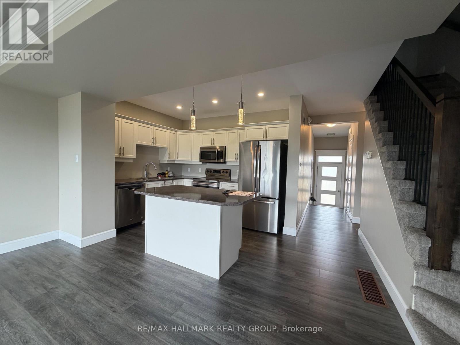 47 Chad Street, Petawawa, Ontario K8H 0G9 - Photo 4 - X13705360