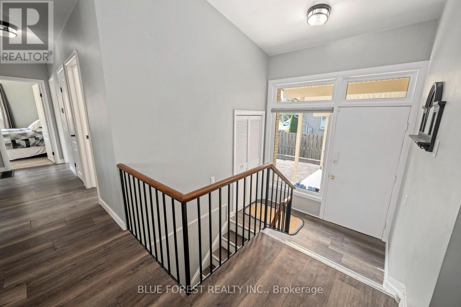 273 Saulsbury Street, Strathroy-Caradoc, Ontario  N7G 2B1 - Photo 3 - X13706956