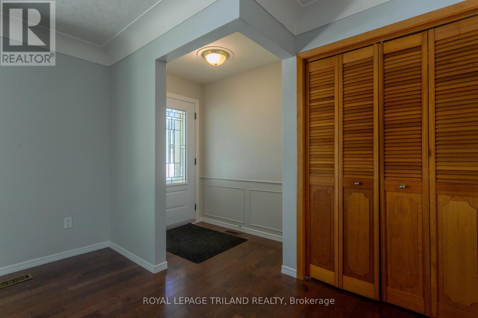 8 Croatia Court, St. Thomas, Ontario  N5R 5P6 - Photo 2 - X13706968