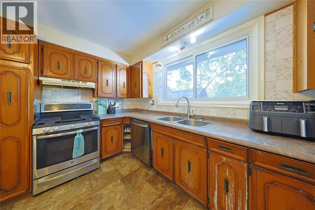 1043 Talfourd Street, Sarnia, Ontario  N7S 1C7 - Photo 19 - 26020597