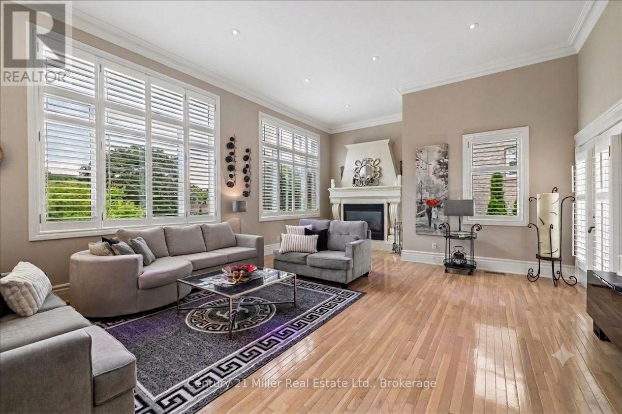 2355 Old Carriage Road, Mississauga, Ontario  L5C 1Y6 - Photo 24 - W13707034