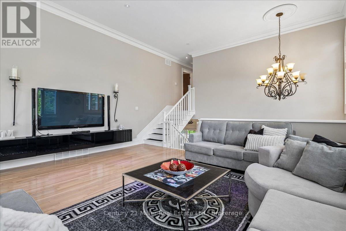 2355 Old Carriage Road, Mississauga, Ontario  L5C 1Y6 - Photo 28 - W13707034