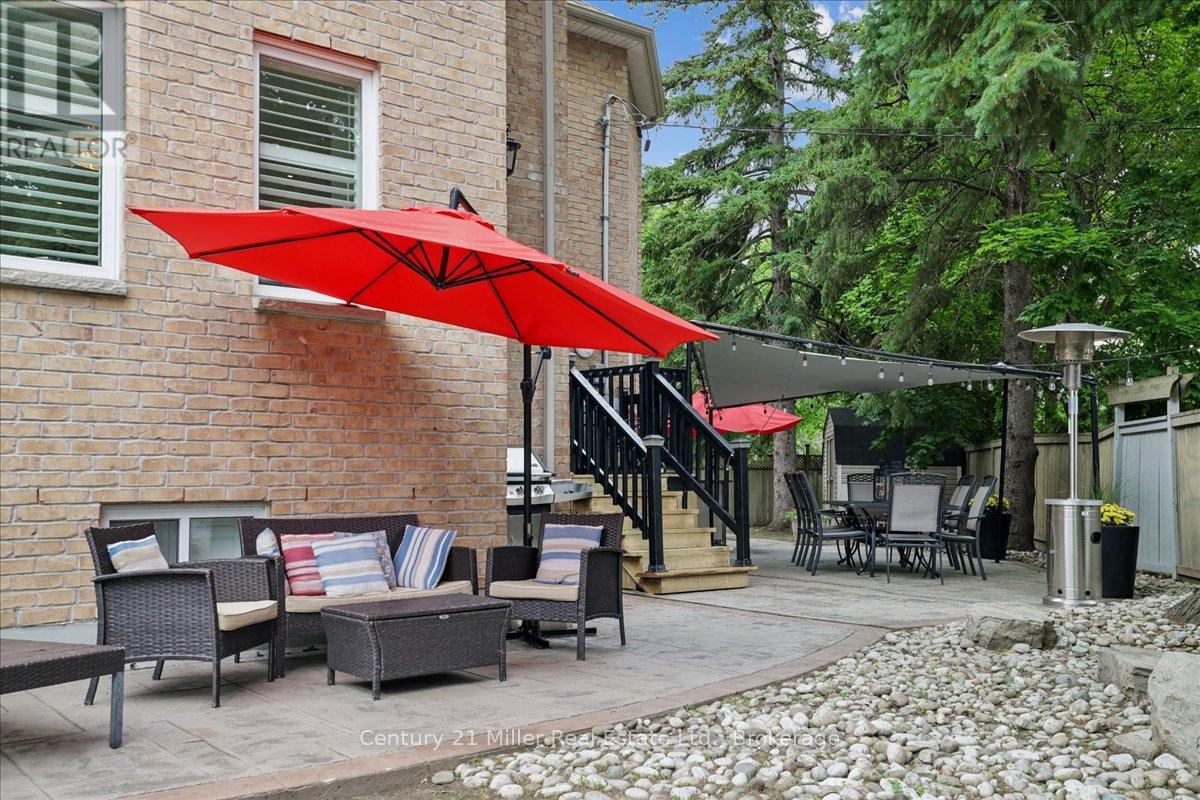 2355 Old Carriage Road, Mississauga, Ontario  L5C 1Y6 - Photo 40 - W13707034