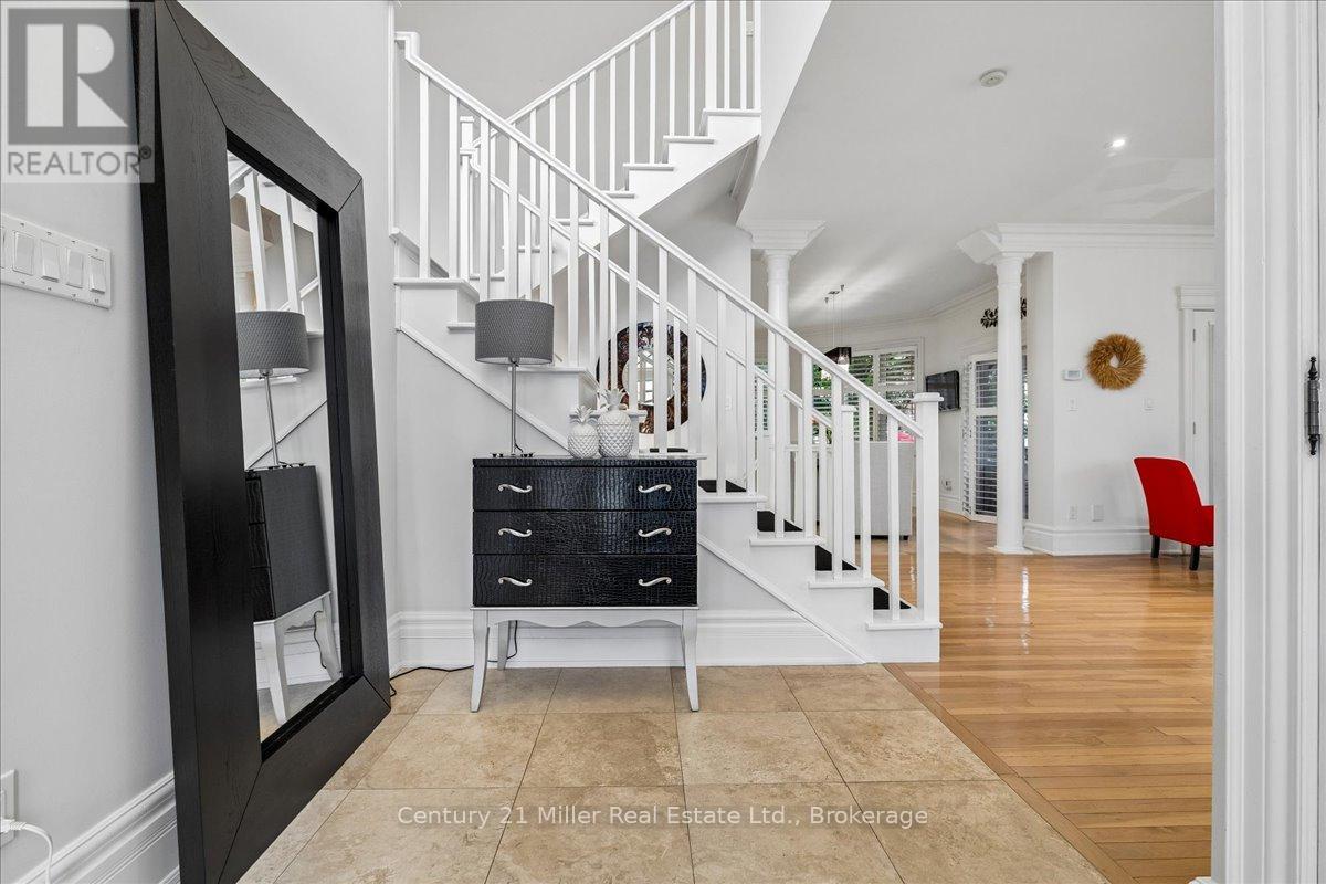 2355 Old Carriage Road, Mississauga, Ontario  L5C 1Y6 - Photo 6 - W13707034