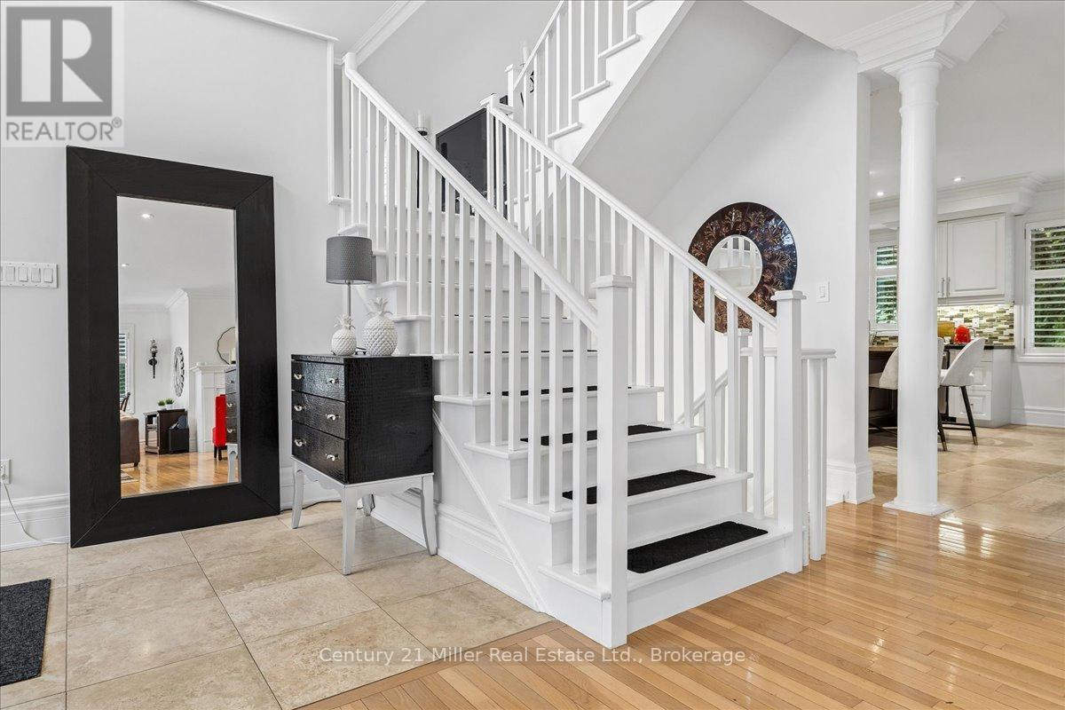 2355 Old Carriage Road, Mississauga, Ontario  L5C 1Y6 - Photo 7 - W13707034