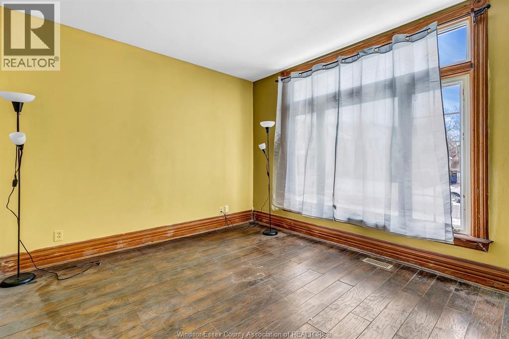 547 Oak, Windsor, Ontario  N9A 5E7 - Photo 9 - 26020587