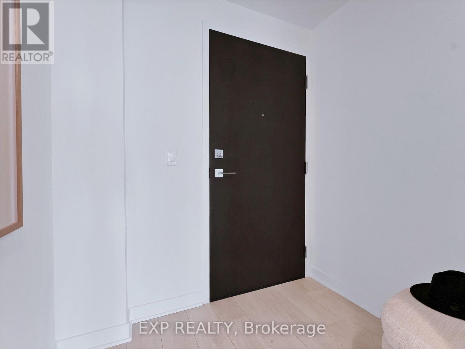 2711 - 2221 Yonge Street, Toronto, Ontario  M4S 2B4 - Photo 2 - C13706908