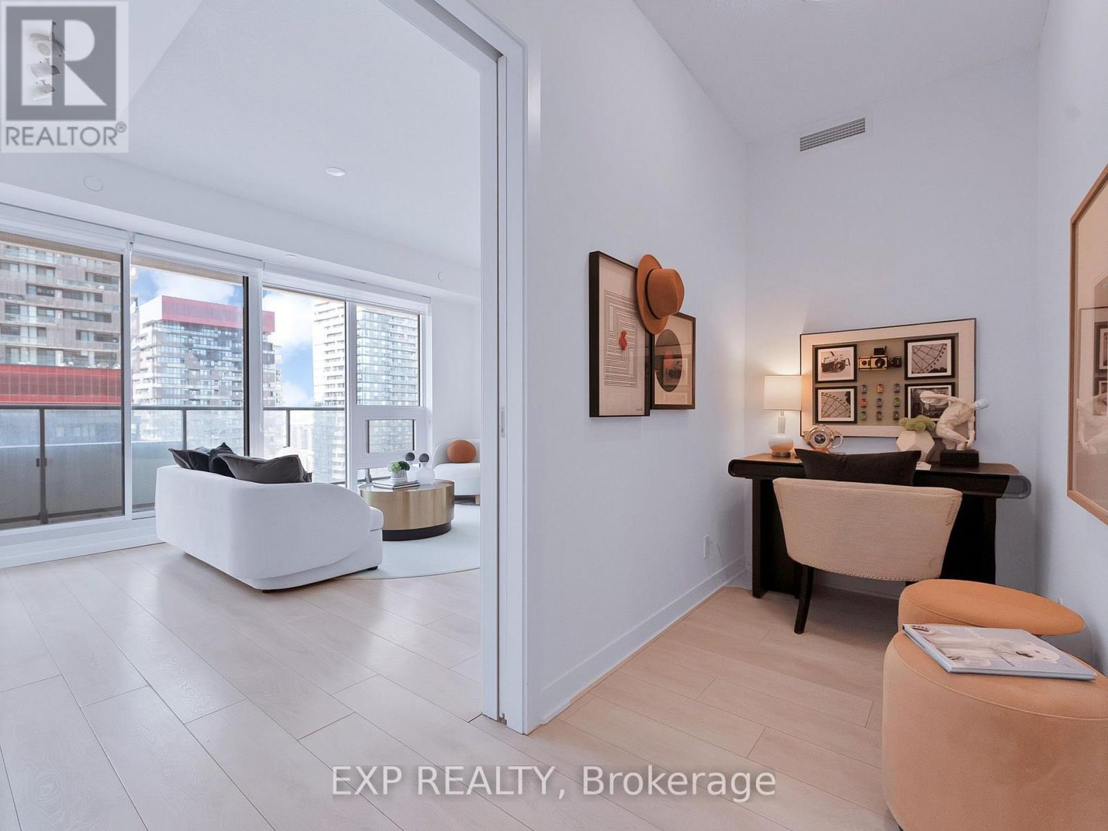 2711 - 2221 Yonge Street, Toronto, Ontario  M4S 2B4 - Photo 5 - C13706908